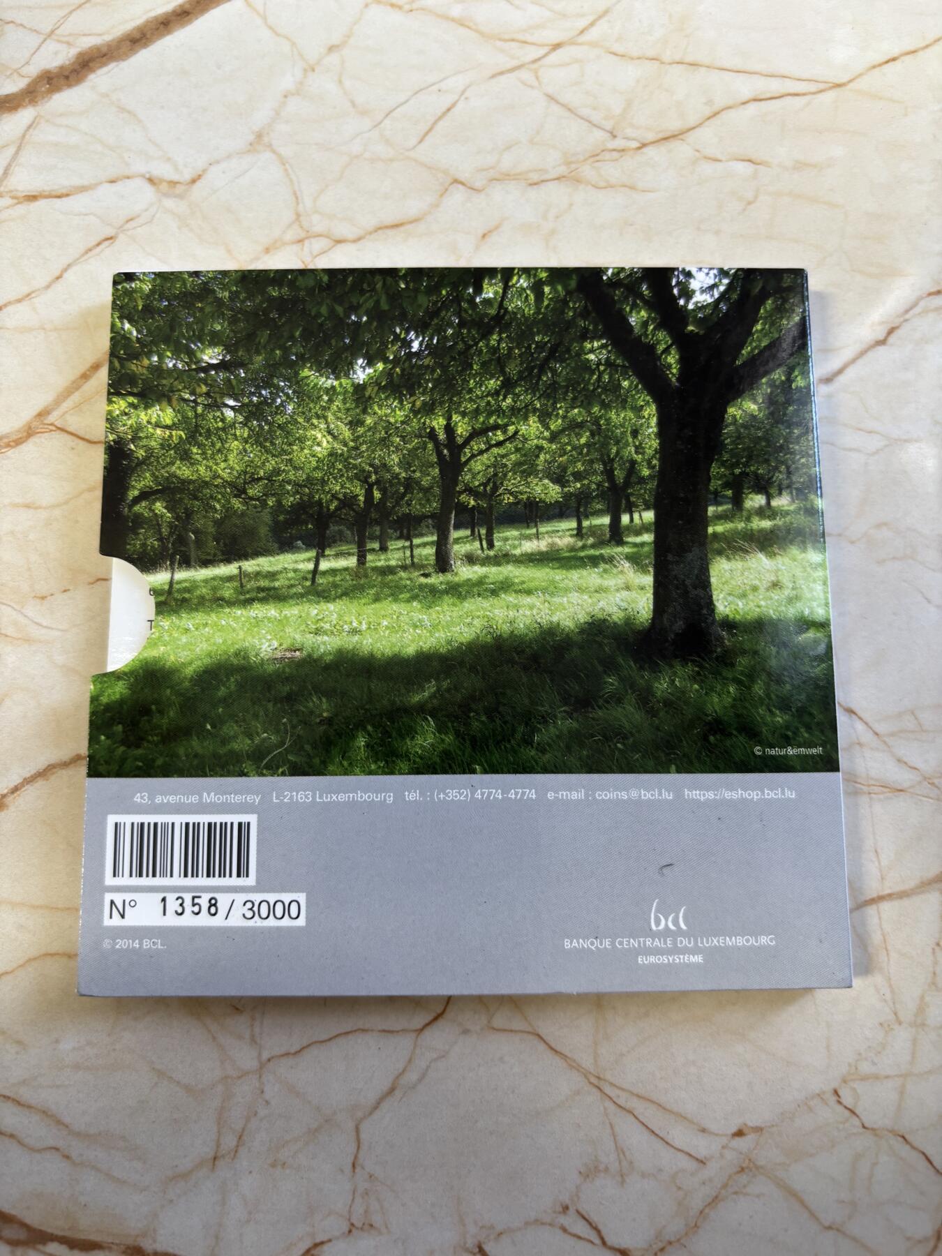 第194期拍卖 卢森堡2014年植物系列苹果树5欧精制双色北欧金纪念银币，925银+5.93克北欧金，发行3000枚