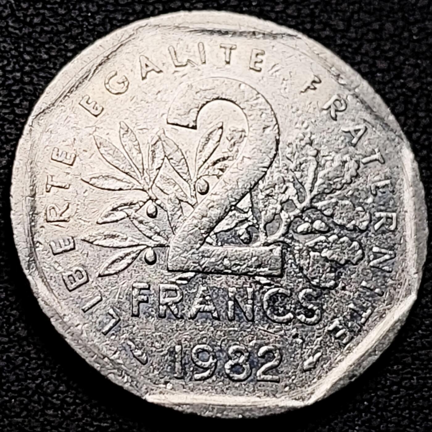 泉币菌-第213场-拍品多 请提前出价（工作最近较忙 发货不及时，望理解） 。