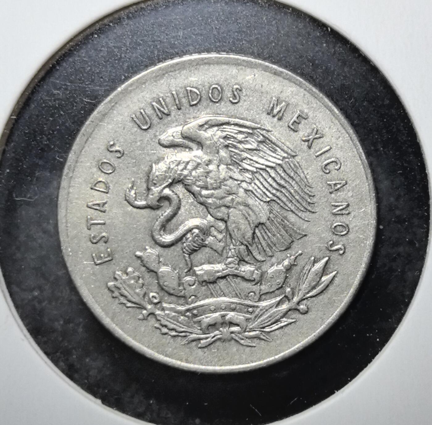 外国优质老铜币银币苏联纪念章，每周六晚九点倒数截拍，满百包邮可寄存，持续收拍 墨西哥1950年25分银币。正面为墨西哥国徽 “鹰蛇仙人掌”，背面是象征正义的天平与 “自由” 字样，见证墨西哥战后货币体系。