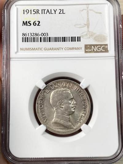 万国钱币拍卖第063期 - NGC MS62 1915年意大利埃马努埃莱三世马车2里拉 罗马式浮雕感铿锵有力 淡金彩极美收藏级状态