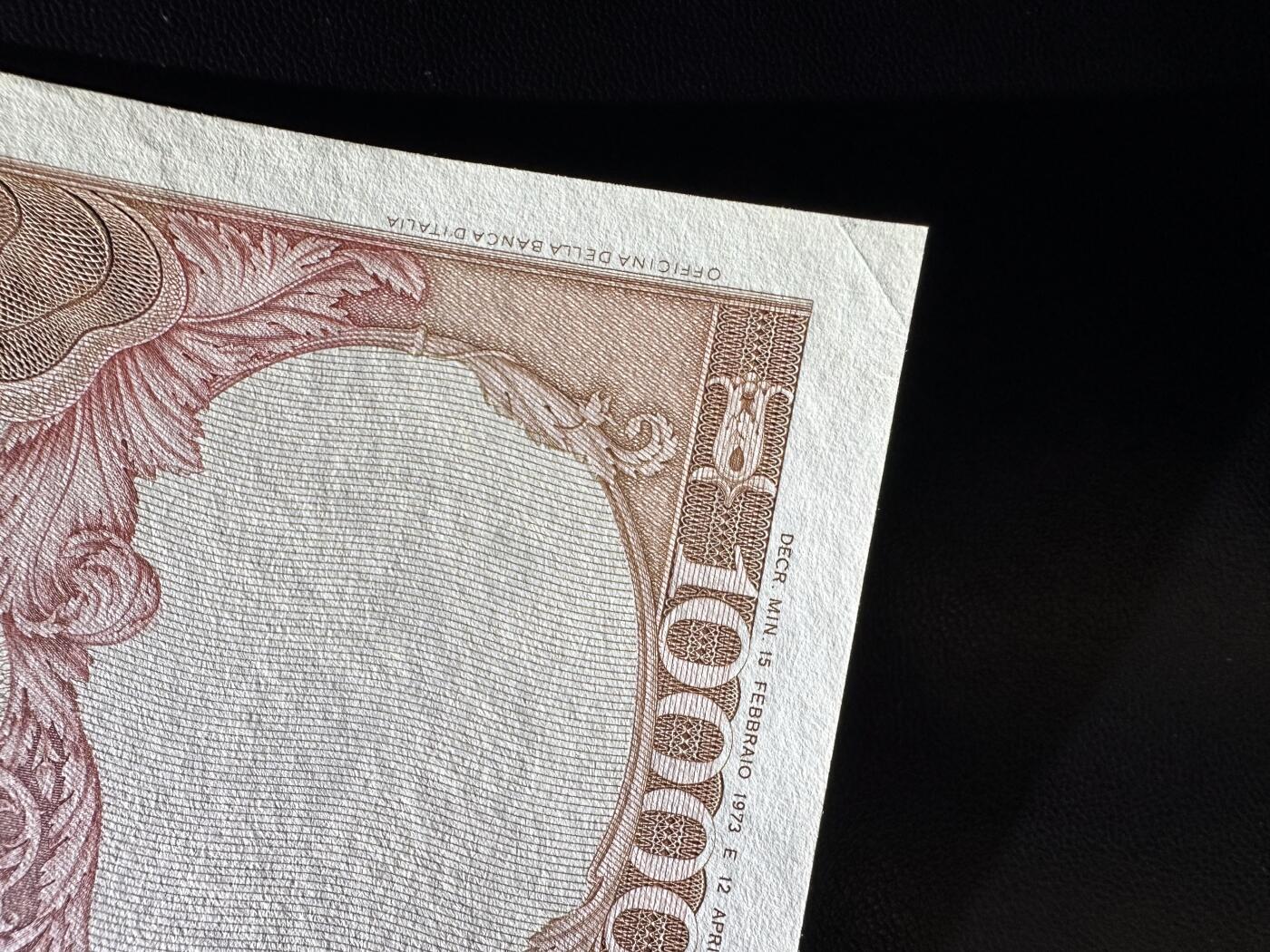 《外钞收藏家》第六百一十九期（精品场）（长期征集拍品、欢迎藏友们联系合作） 1962年意大利1万里拉 AU品相