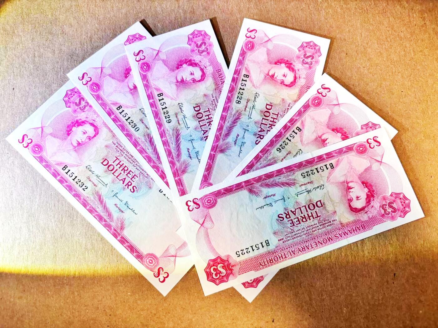 【Blue Auction】世界纸币精拍第796期——18级TOP拍卖/信誉/品质/专业/高效💫 【一组6张均无47】巴哈马 1968年3元 彩背 女王 全新UNC 居中佳