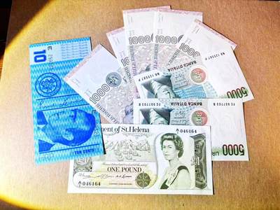 【Blue Auction】世界纸币精拍第796期——18级TOP拍卖/信誉/品质/专业/高效💫 - 【一组9张】意大利 1982年1000里拉 含4张AAA冠 全新UNC&意大利5000里拉 全新UNC&圣赫勒拿1镑 女王 全新 A/1首发冠 全新UNC&赫特河公国 1970年10分 全新UNC