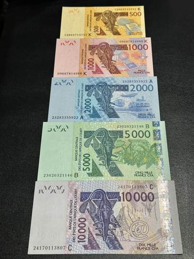 《外钞收藏家》第六百一十九期（精品场）（长期征集拍品、欢迎藏友们联系合作） - 西非科特迪瓦500-1万法郎 五张一起 全新UNC