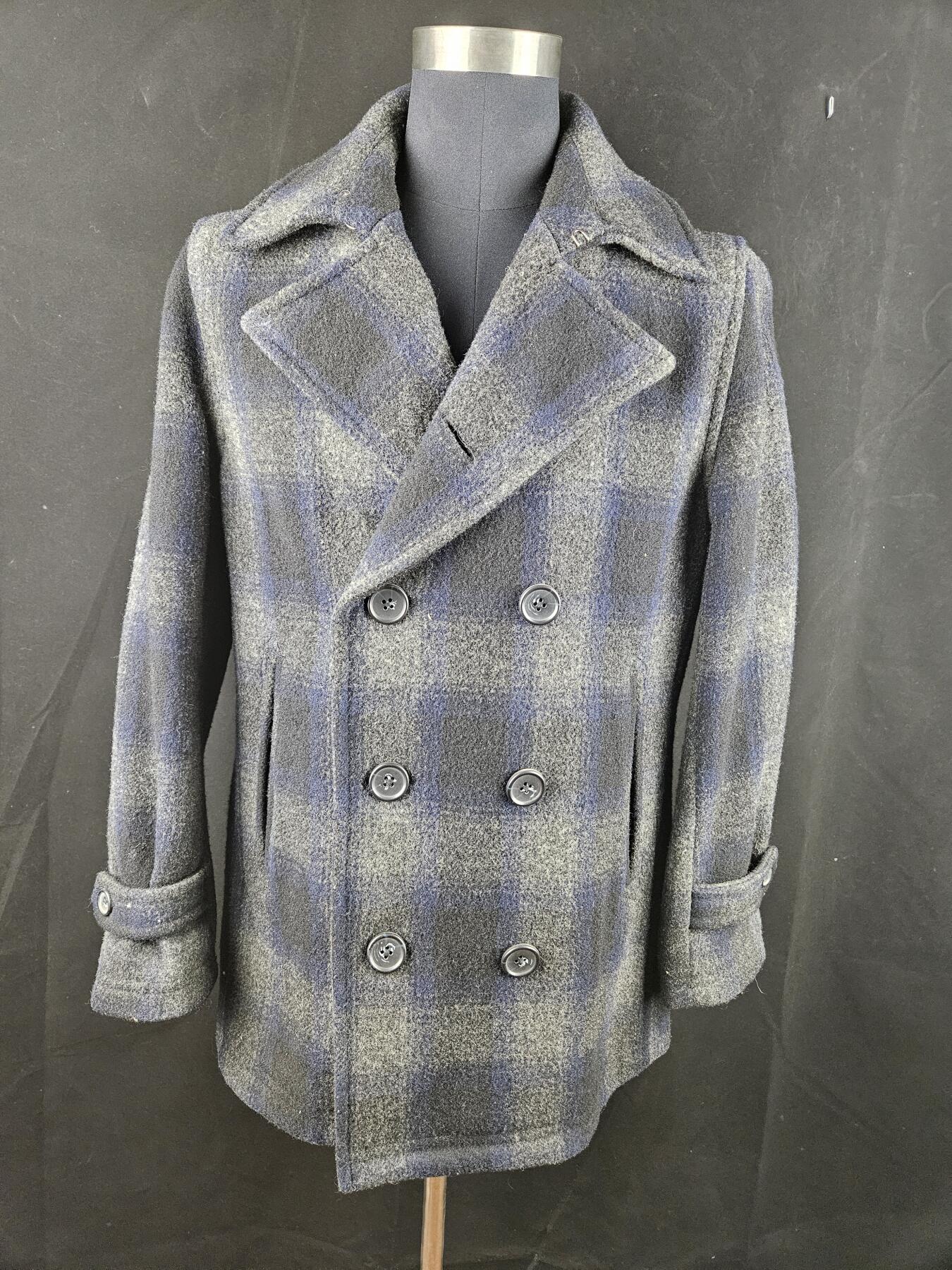 0元起拍勋章 第340期 咸鱼国勋章拍卖专场 3月22日（周日）下午6：00开始 日本中古短大衣 法兰绒 胸围106 肩宽44 衣长74 袖长60