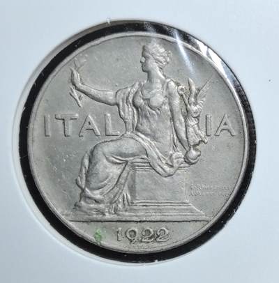 外国优质老铜币银币苏联纪念章，每周六晚九点倒数截拍，满百包邮可寄存，持续收拍 - 意大利1922 年1 里拉，属法西斯上台前夕的王国货币，正面为象征意大利的自由女神坐像，背面饰萨伏依王朝纹章，见证意大利近代政治更迭，是欧洲早期币收藏的入门佳品。