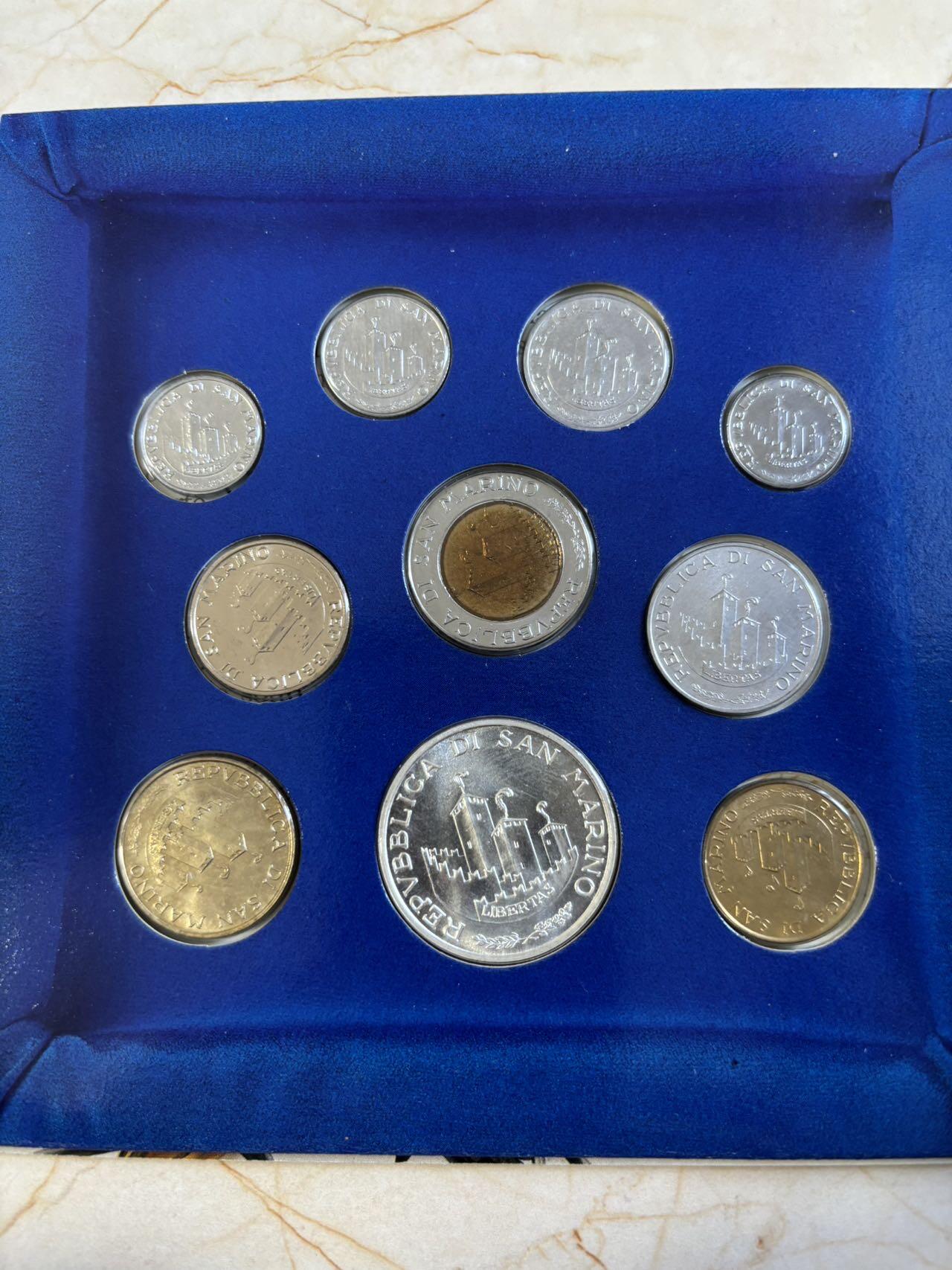 第194期拍卖 圣马力诺1993年迈向统一世界10枚硬币卡装，含一枚硬币，835银，14.6克