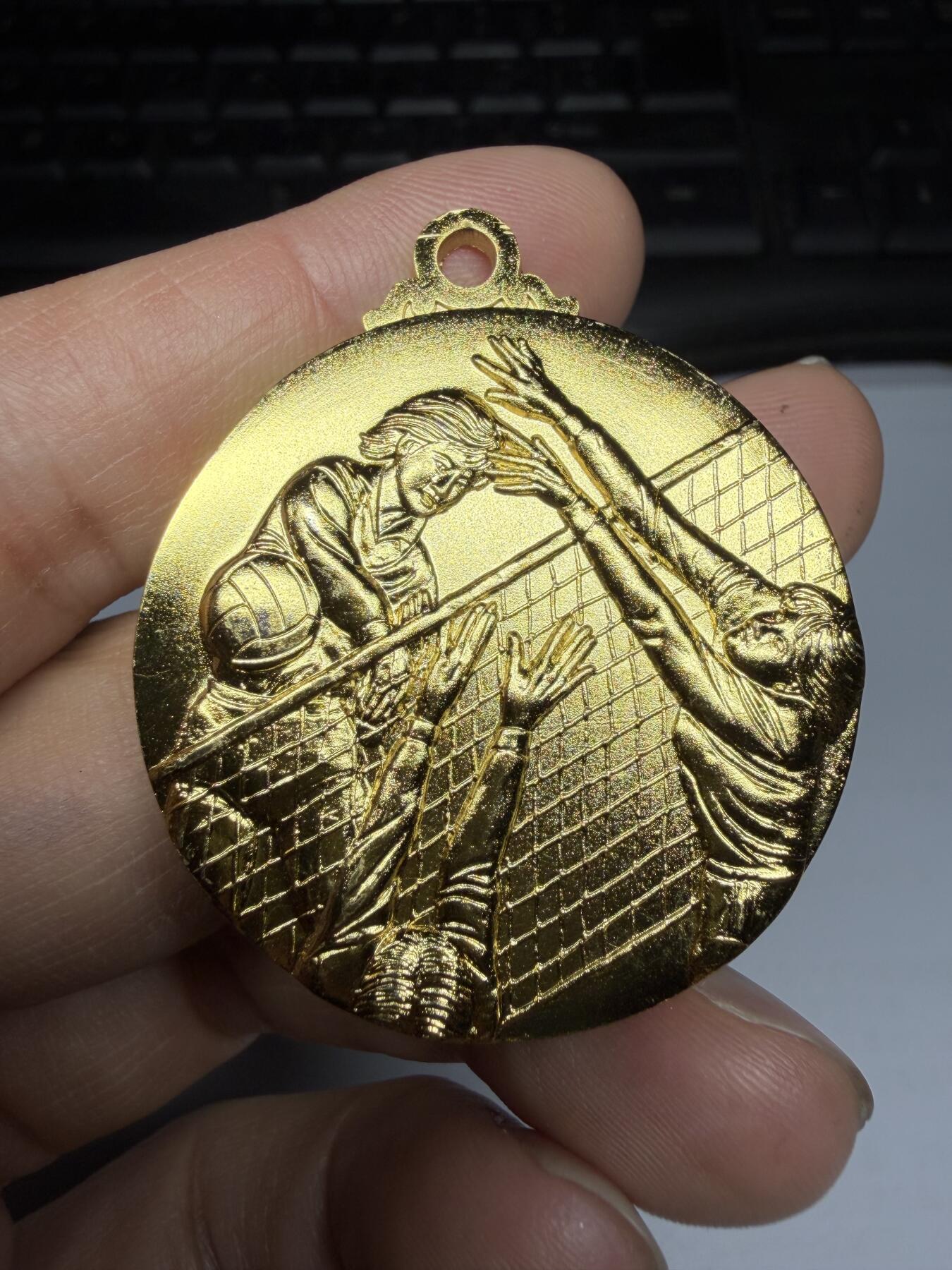 2026年集古藏今外币拍卖第三期-第5场—（总第315拍），可以寄存60天，满160元包邮。 1977年近郊大会纪念章，直径40毫米