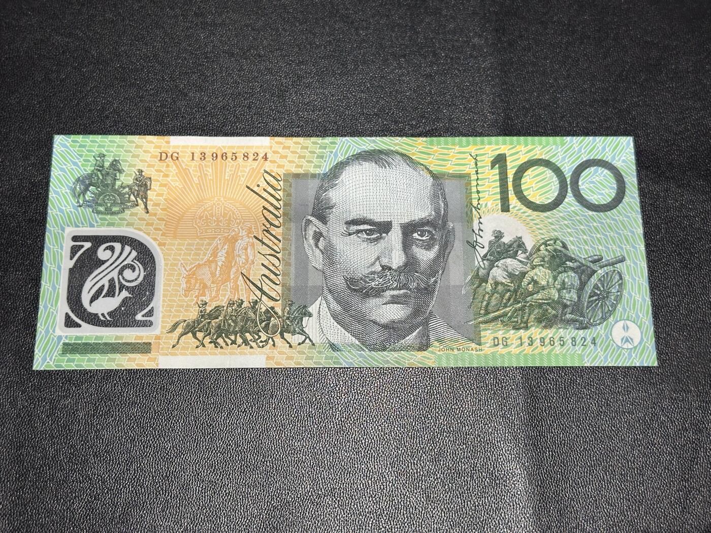 《外钞收藏家》第六百一十九期（精品场）（长期征集拍品、欢迎藏友们联系合作） 2013年澳大利亚100元 全新 边角轻微不绝