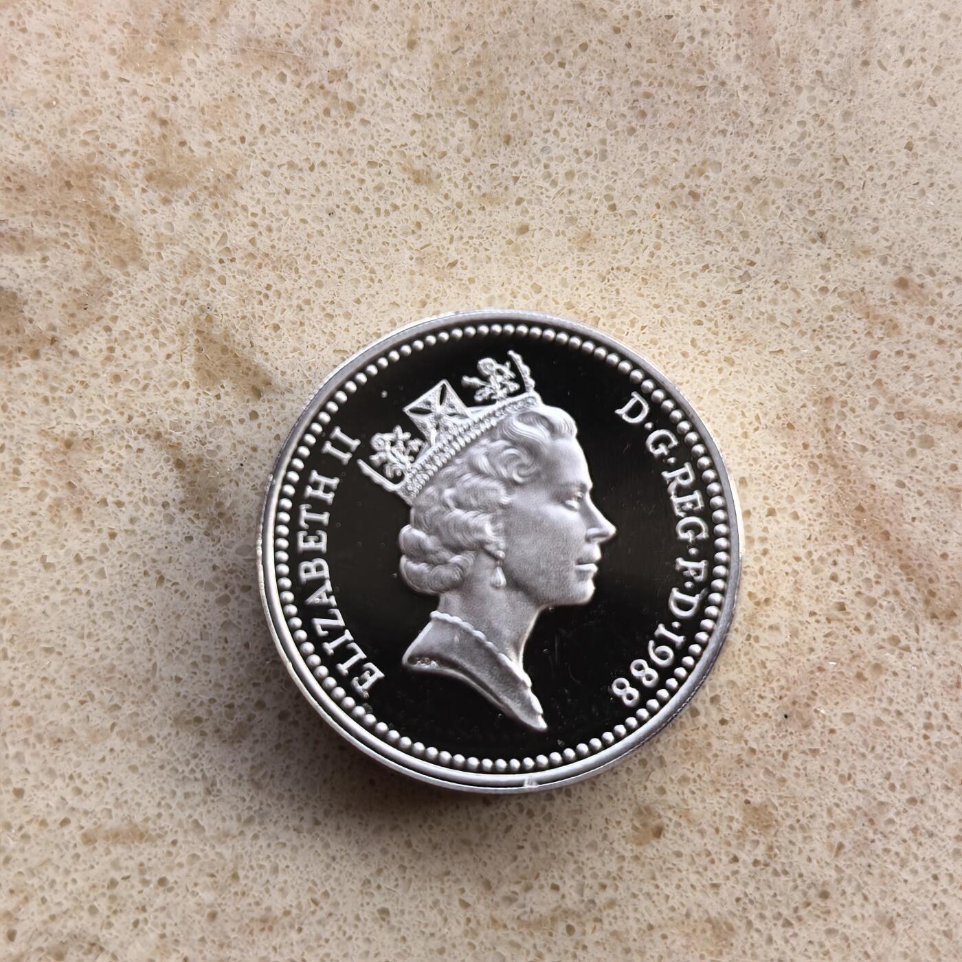 道一币馆币章第一百七十场 原盒证 英国1988年加厚1镑精制纪念银币