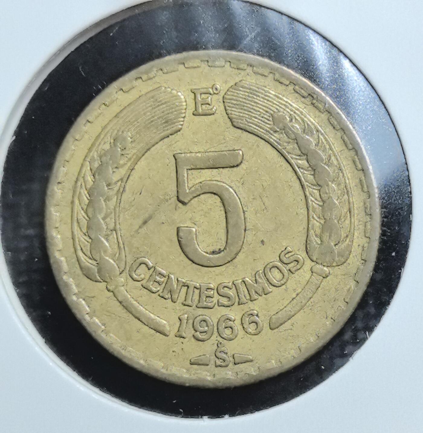 外国优质老铜币银币苏联纪念章，每周六晚九点倒数截拍，满百包邮可寄存，持续收拍 智利共和国1966年国鸟5分，正面为智利国鸟神鹰，背面标面值与年份，属智利比索辅币体系，见证智利战后经济发展，后随货币改革逐步退出流通。