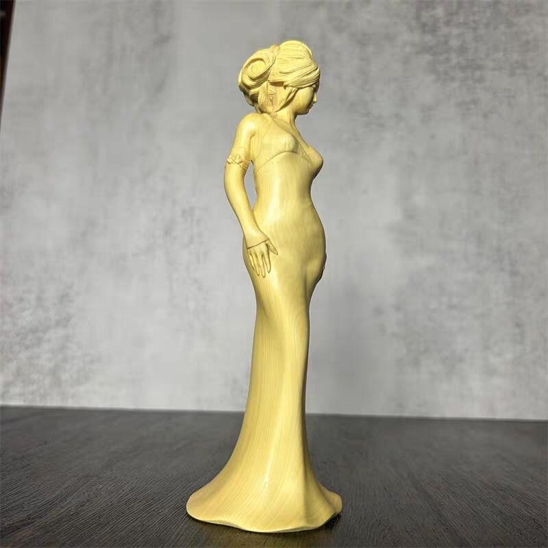 黄杨木优雅少女摆件