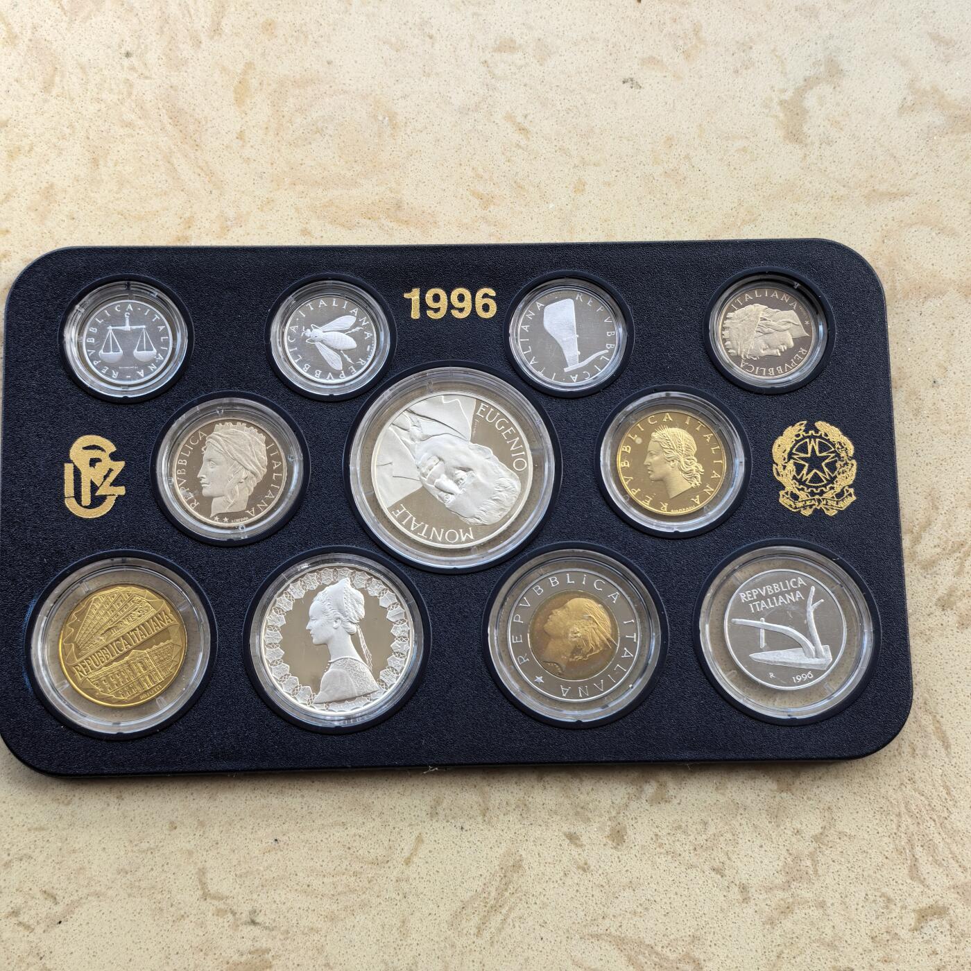 道一币馆币章第一百七十场 卡装 意大利1982年清年精制币套装11枚 含银币两枚