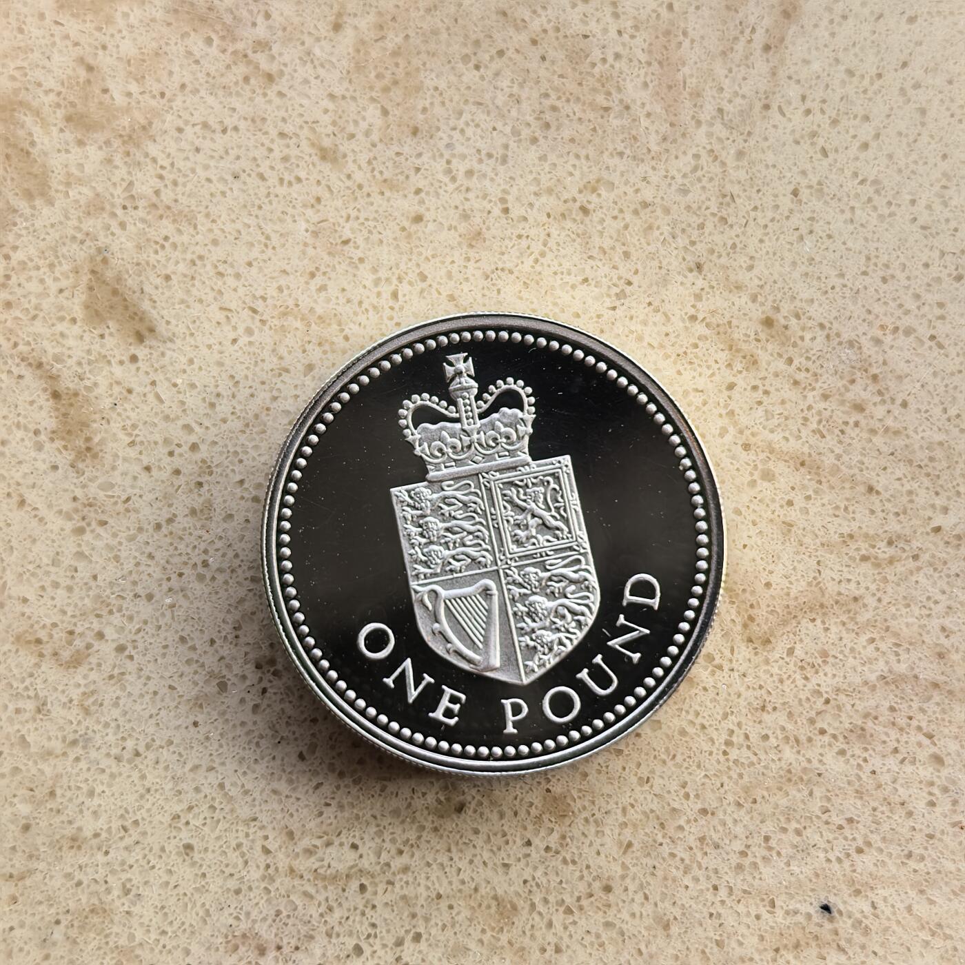 道一币馆币章第一百七十场 原盒证 英国1988年加厚1镑精制纪念银币