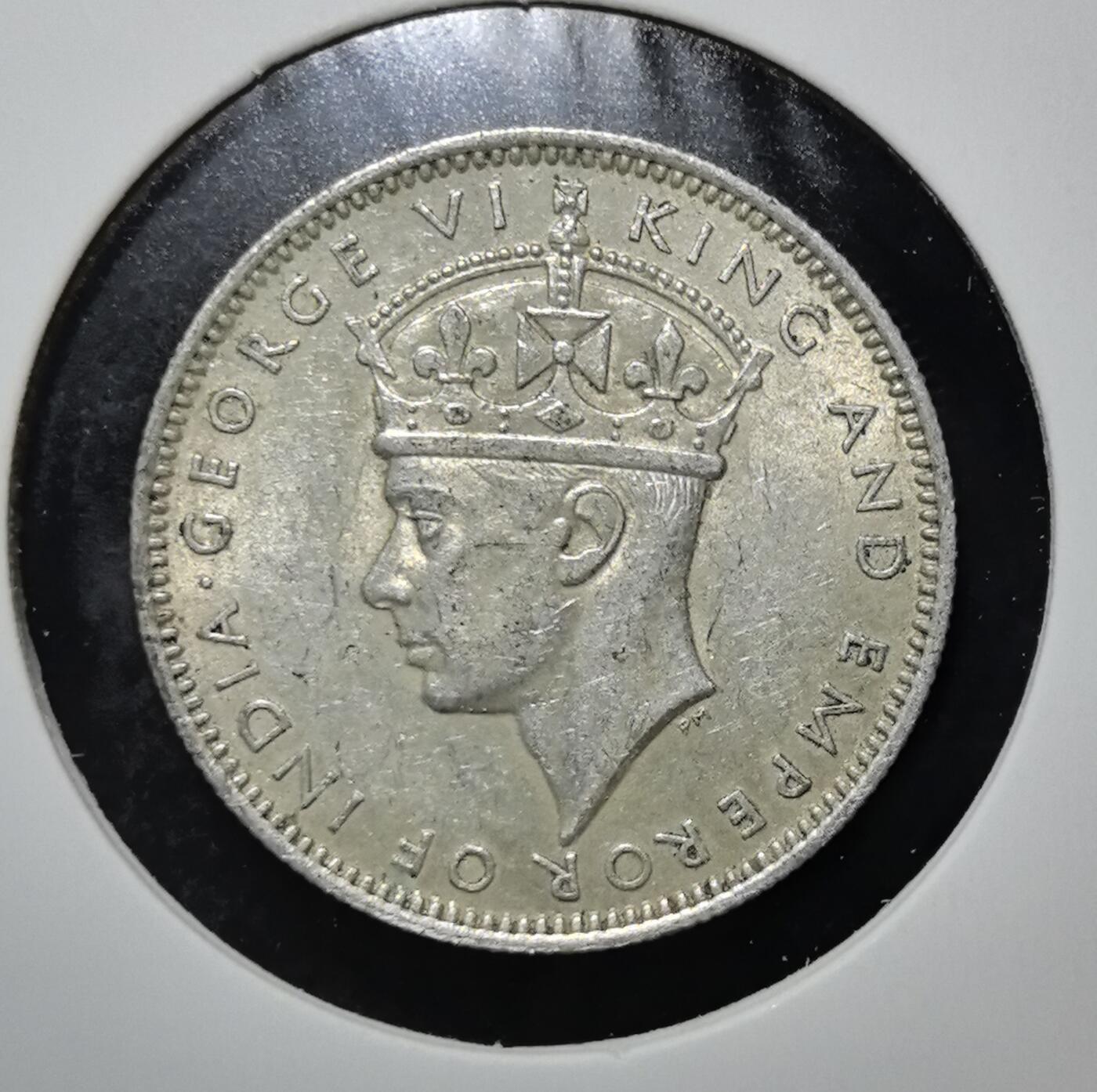 外国优质老铜币银币苏联纪念章，每周六晚九点倒数截拍，满百包邮可寄存，持续收拍 带光英属马来亚1939年20分银币。正面为乔治六世头像，背面是货币委员会标注，见证英国二战前后对马来亚的殖民货币统治，后随独立退出流通。