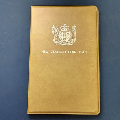 【全场包邮】纯粹捡漏拍513场 - 新西兰1985年官方封装套币-含1元本地鸟类系列黑长脚鹬克朗型纪念币