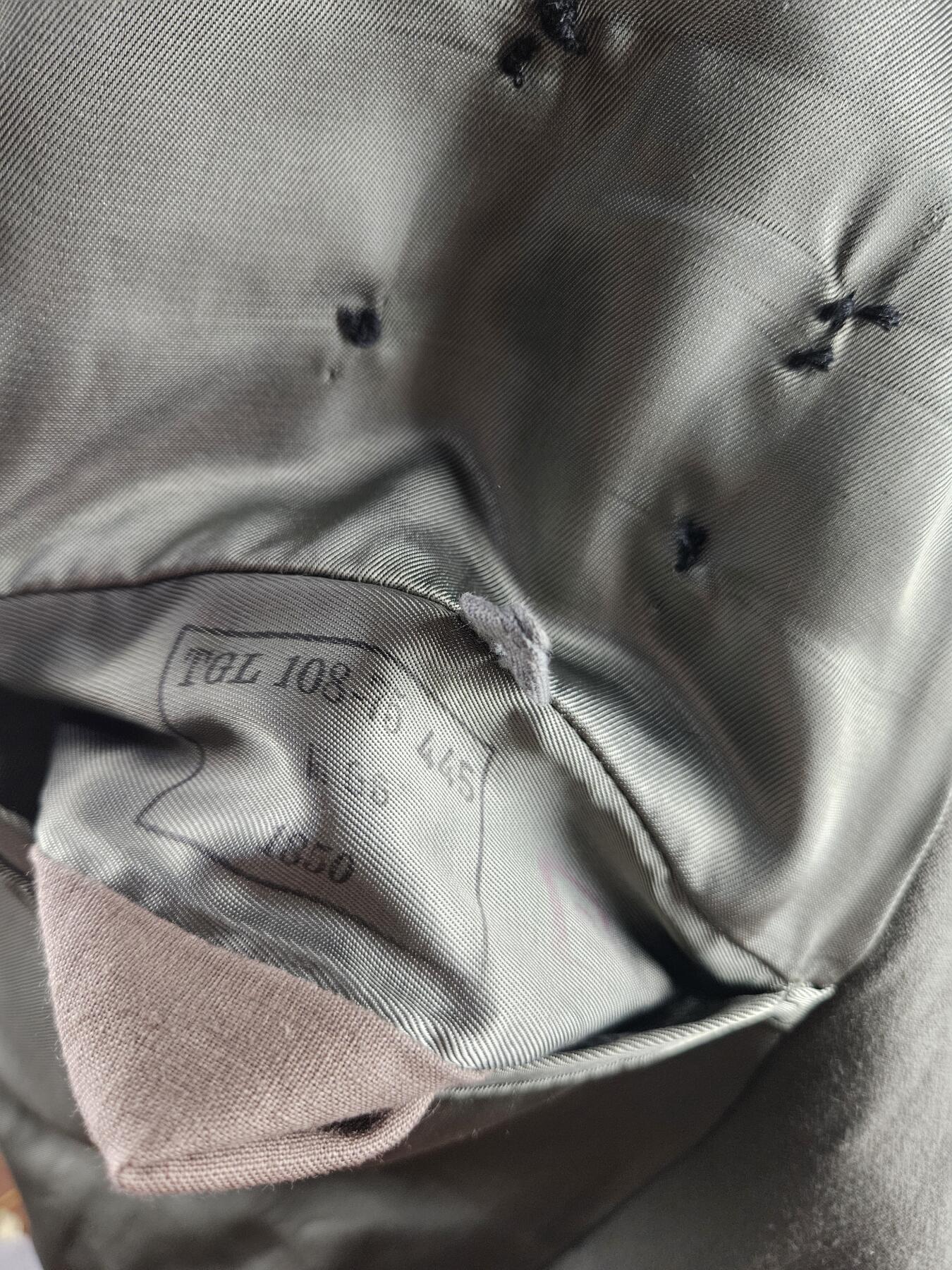 0元起拍勋章 第340期 咸鱼国勋章拍卖专场 3月22日（周日）下午6：00开始 东德早期 史塔西 刺绣领章袖章 少校黑领礼服上衣 领围43 胸围112 肩宽48 衣长78 袖长66