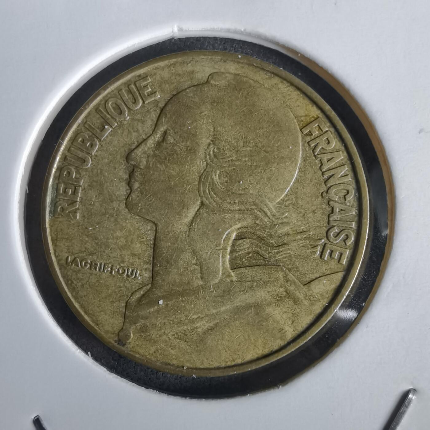 沼泽如烟--第1028场 法国1963年20分