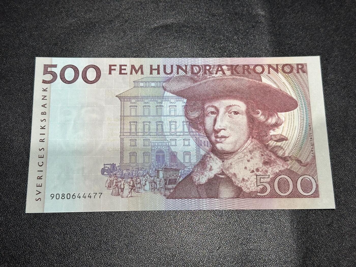 《外钞收藏家》第六百一十九期（精品场）（长期征集拍品、欢迎藏友们联系合作） 瑞典500克朗 红色卡尔 全新