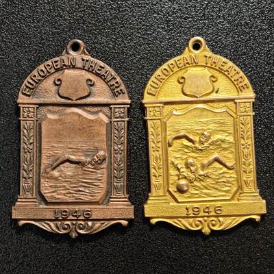 【德藏】世界币章拍卖第168期（拍品征集中~欢迎藏友联系） - 2枚一组 1946年 欧洲战区(二战后盟军)游泳比赛奖章纪念铜章 直径约：24.3mm×40.8mm/左，24.3mm×40.8mm/右；重约：14.2g/左，12g/右