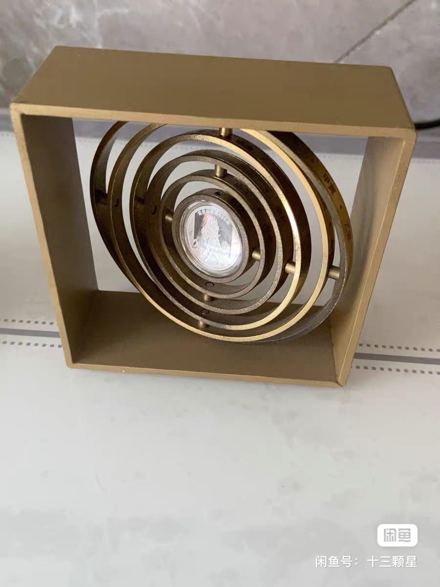 ❤️【币观天下】❤️ 第345期钱币拍卖场- 2026.3.20周五晚上6点半场 长期征集拍品  2020年中国仿浑天仪摆件（带1枚2元精制银币） 故宫600年 图为示意图，实物未拆封，5克999银 发行价500元