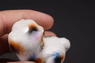 上海都达杂项专场90【全场包邮】  白瓷彩绘小狗摆件69-119