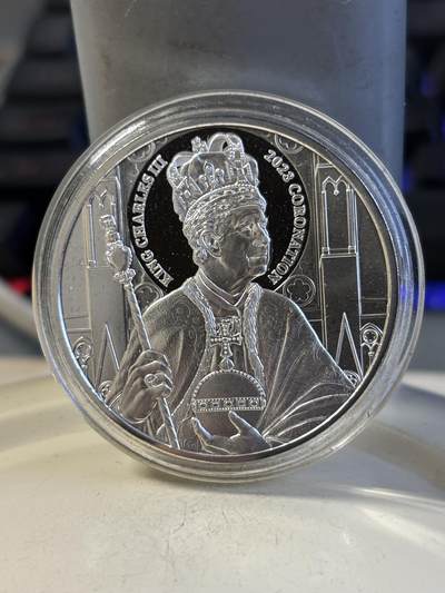 第194期拍卖 - 纽埃2023年查尔斯三世加冕礼1盎司精制纪念银币，999银，发行1500枚