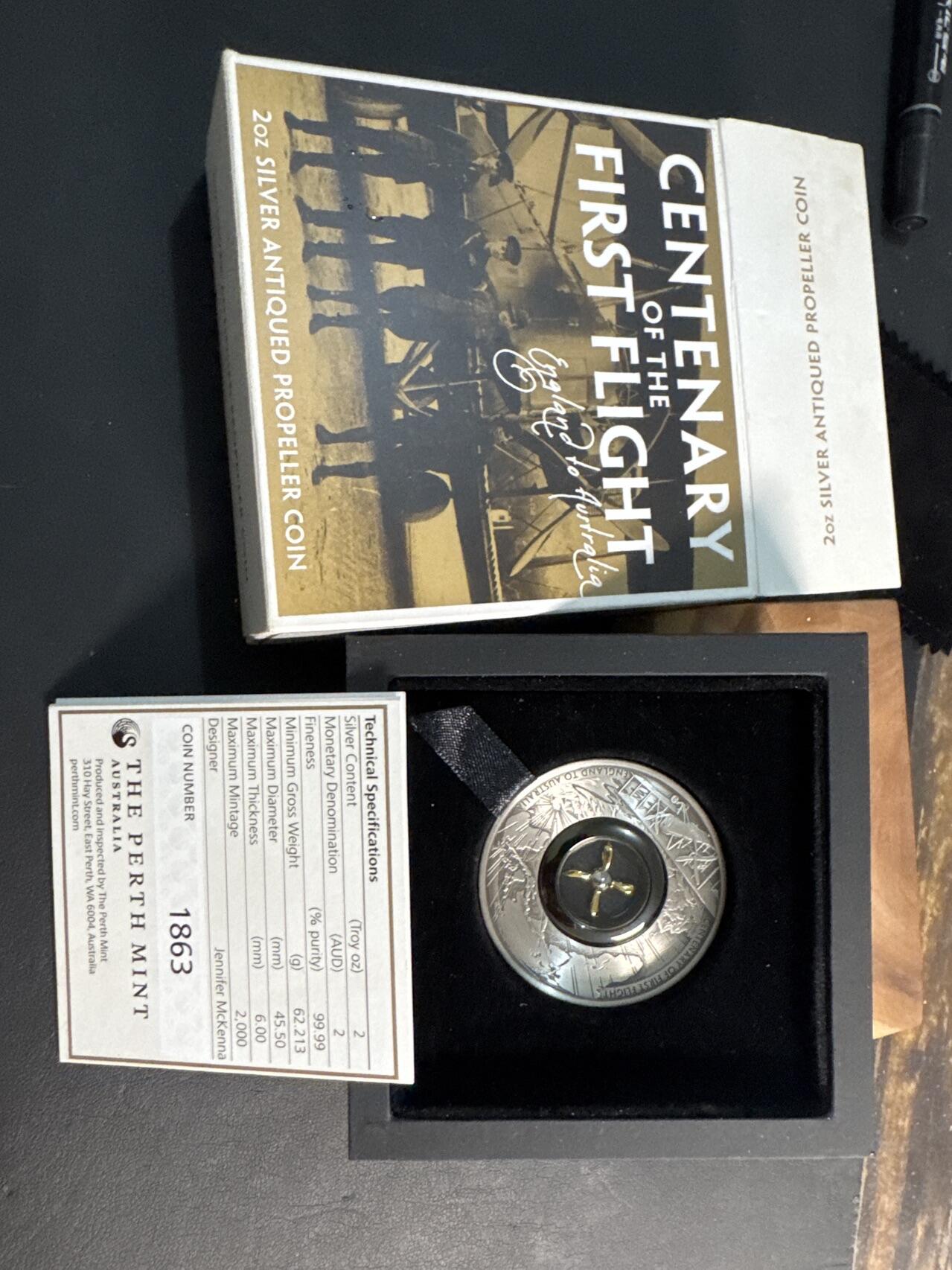❤️【币观天下】❤️ 第345期钱币拍卖场- 2026.3.20周五晚上6点半场 长期征集拍品  2019年澳大利亚2元仿古镶螺旋桨银币 第一次飞行百年 2盎司9999银 发行量：2000 盒证全