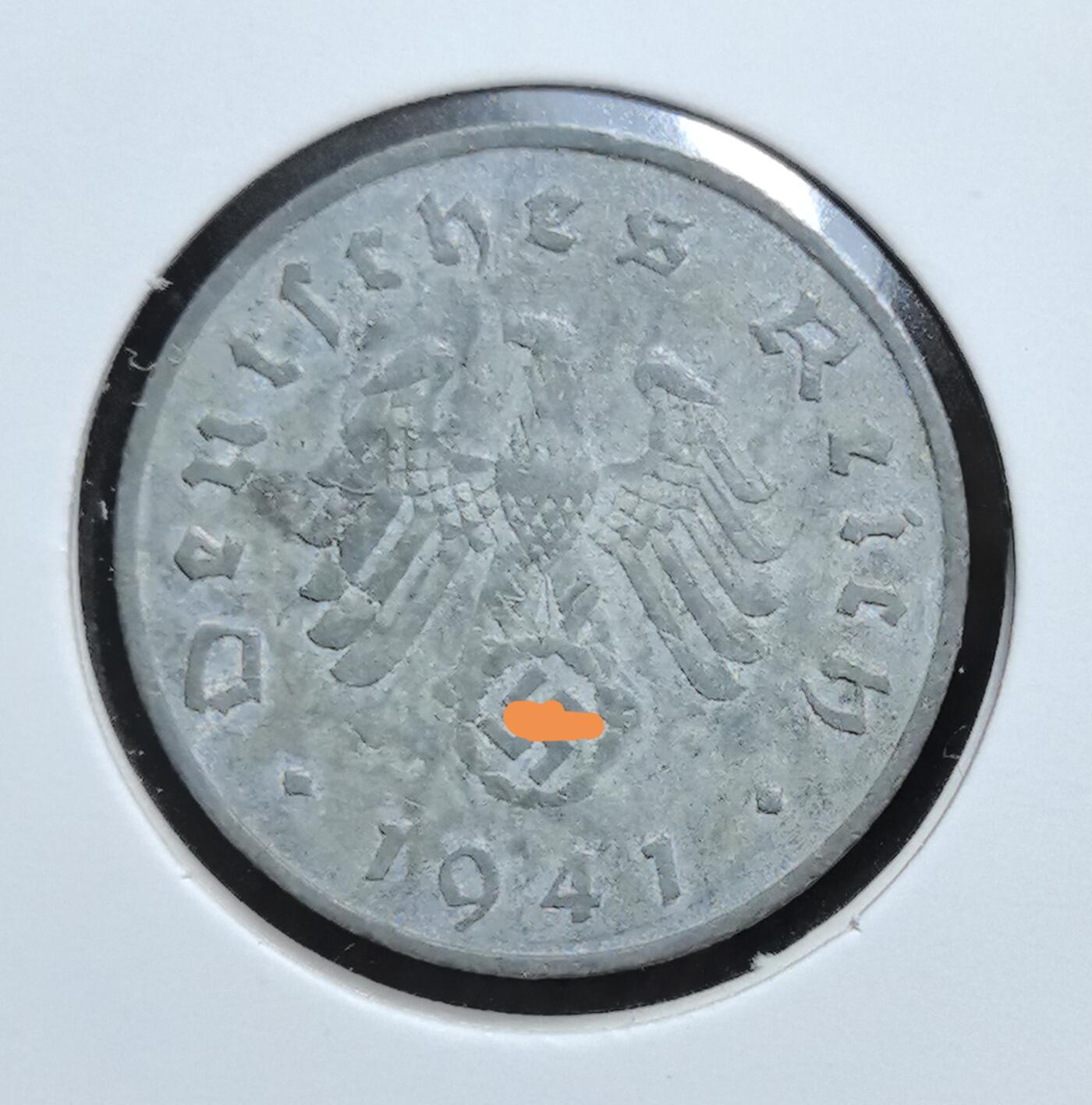 外国优质老铜币银币苏联纪念章，每周六晚九点倒数截拍，满百包邮可寄存，持续收拍 德国1941年10帝国芬尼锌币，正面为帝国鹰与万字徽，背面是面值与橡叶纹饰，是二战时期德国战时经济与纳粹政权的实物见证。