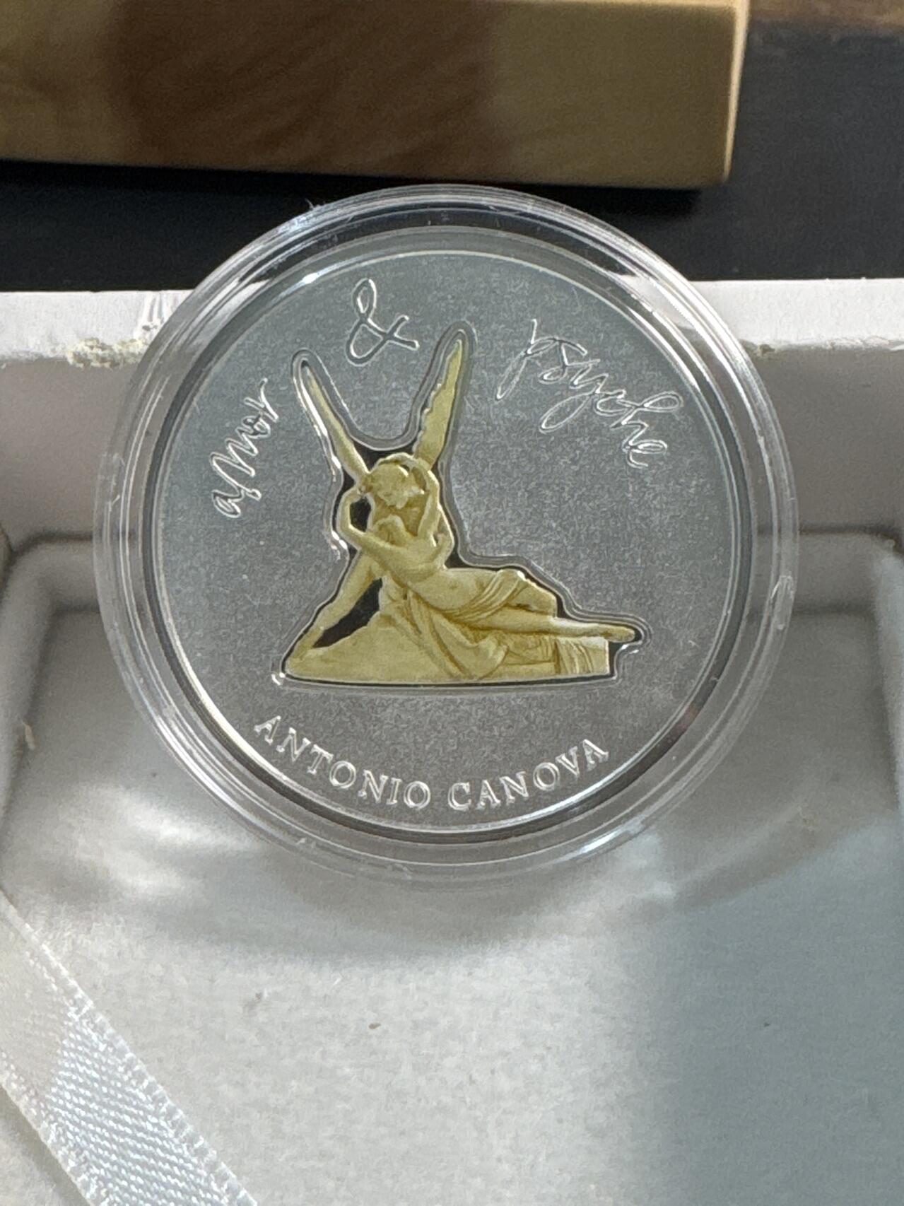 ❤️【币观天下】❤️ 第345期钱币拍卖场- 2026.3.20周五晚上6点半场 长期征集拍品  2012年纽埃1+1元镶嵌普制磨砂银币套 宗教雕塑-圣殇（米开朗基罗） 1盎司999银 发行量：1千 盒证全 瑞士PAMP出品