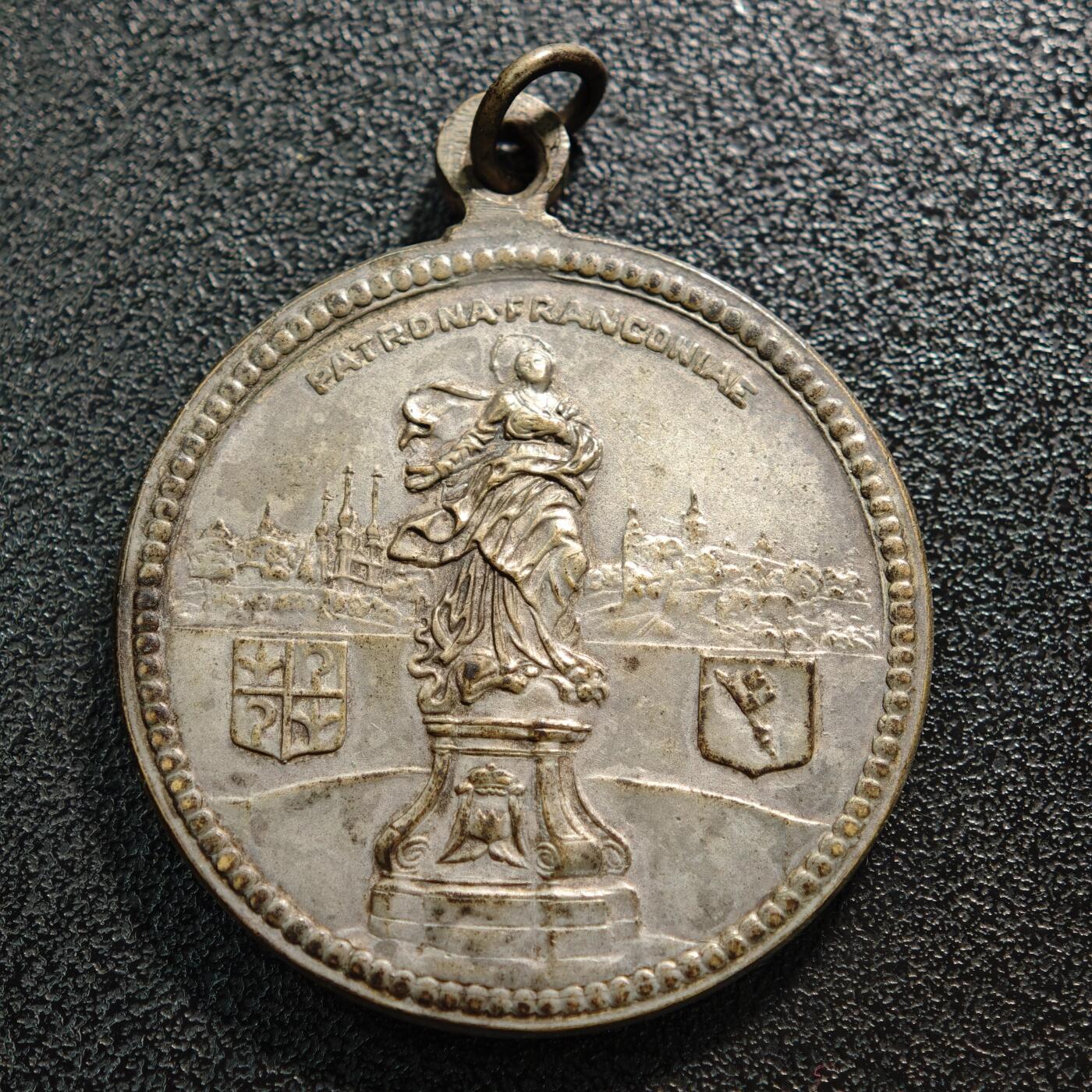 【德藏】世界币章拍卖第168期（拍品征集中~欢迎藏友联系） 19-20世纪 德国维尔茨堡主教马蒂亚斯·阿曼特宗教镀银纪念章 直径约：33.4mm；重约：21.4g