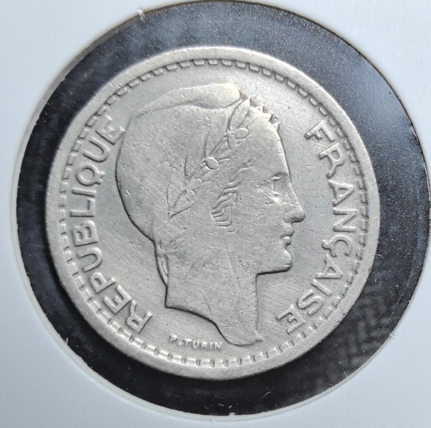 外国优质老铜币银币苏联纪念章，每周六晚九点倒数截拍，满百包邮可寄存，持续收拍 法属阿尔及利亚1949年20 法郎，正面稻穗纹饰与 “ALGERIE” 字样承载殖民时期农业经济记忆，背面法兰西女神头像彰显法属殖民货币特征，是见证北非殖民史与法语区货币文化的经典入门藏品。