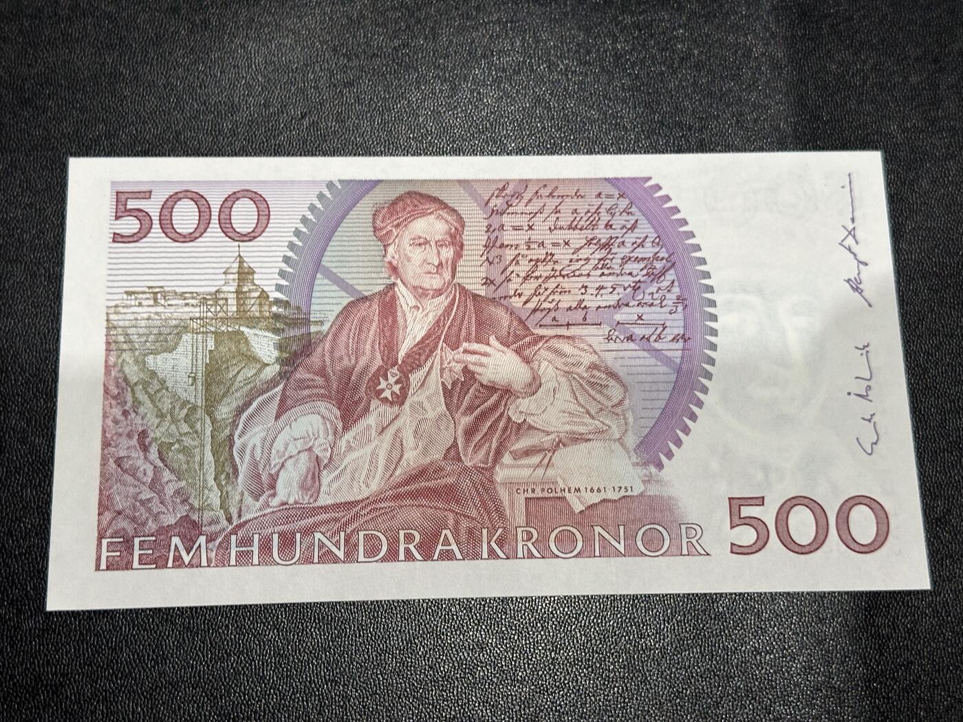 《外钞收藏家》第六百一十九期（精品场）（长期征集拍品、欢迎藏友们联系合作） 瑞典500克朗 红色卡尔 全新