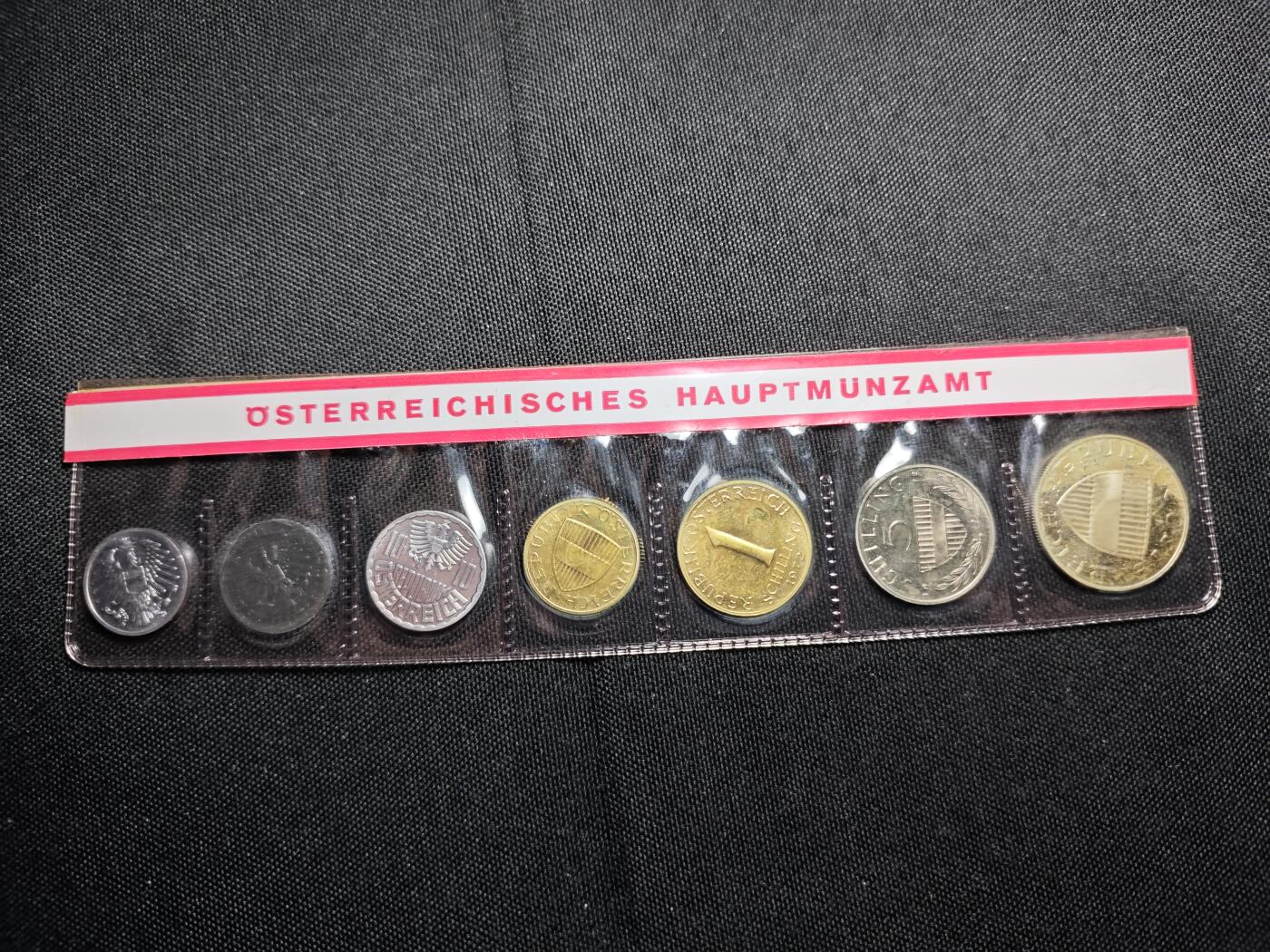 KK钱币收藏小铺   套币专场 2月预留时间 周末发货  1972奥地利大小面值清年精制套币