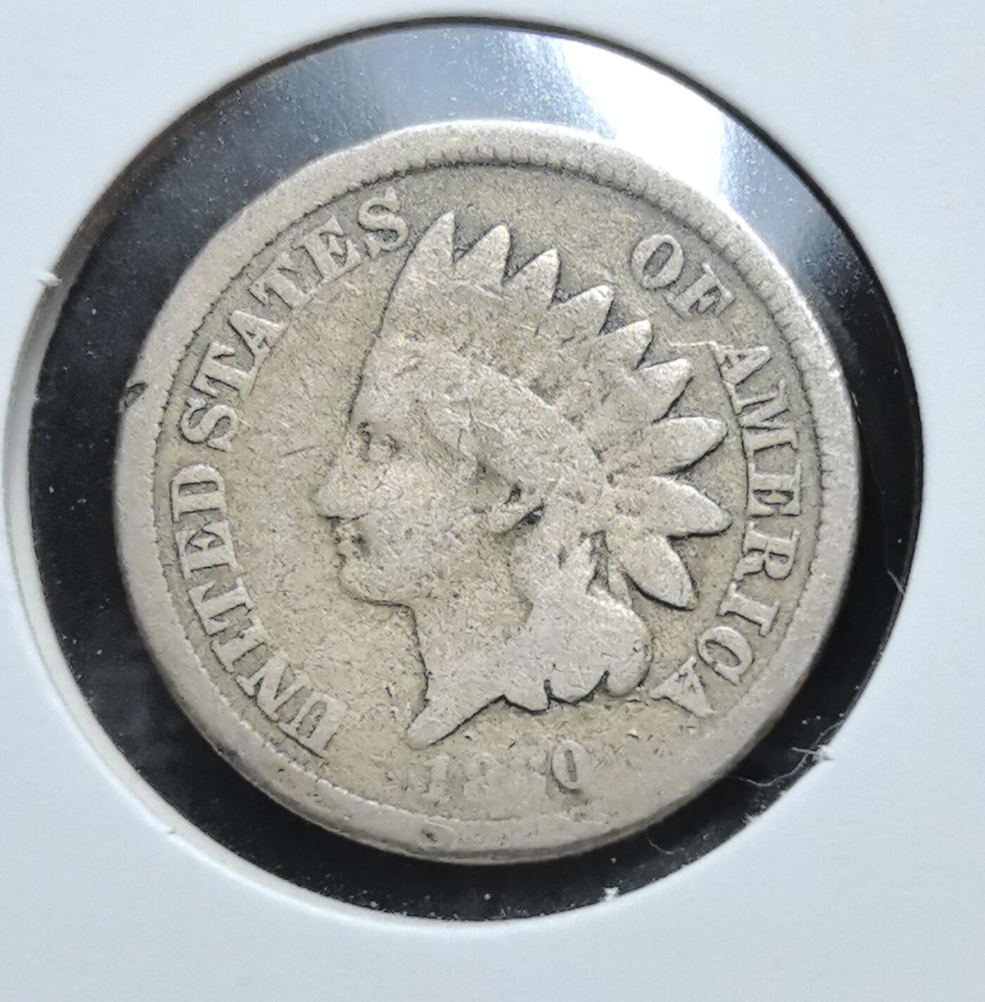 外国优质老铜币银币苏联纪念章，每周六晚九点倒数截拍，满百包邮可寄存，持续收拍 美国早期厚版印第安人头像1860年1美分铜币。属美国内战时期发行，正面饰印第安人头像与羽毛，背面花环盾徽。作为战后流通辅币，承载着美国早期西部开拓与货币体系发展的历史印记。