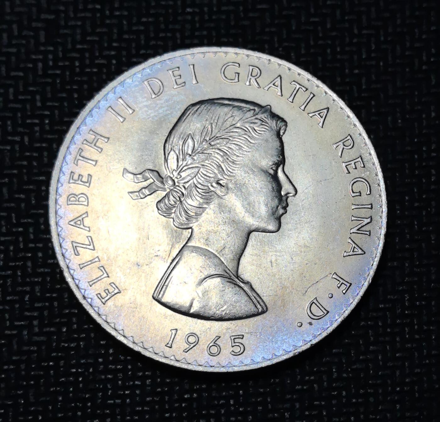 外国优质老铜币银币苏联纪念章，每周六晚九点倒数截拍，满百包邮可寄存，持续收拍 英国1965年丘吉尔纪念克朗币，为纪念二战领袖丘吉尔逝世而发行，正面伊丽莎白二世头像彰显英联邦身份，背面丘吉尔肖像承载二战历史记忆，是英国近代纪念币的经典政治题材藏品。