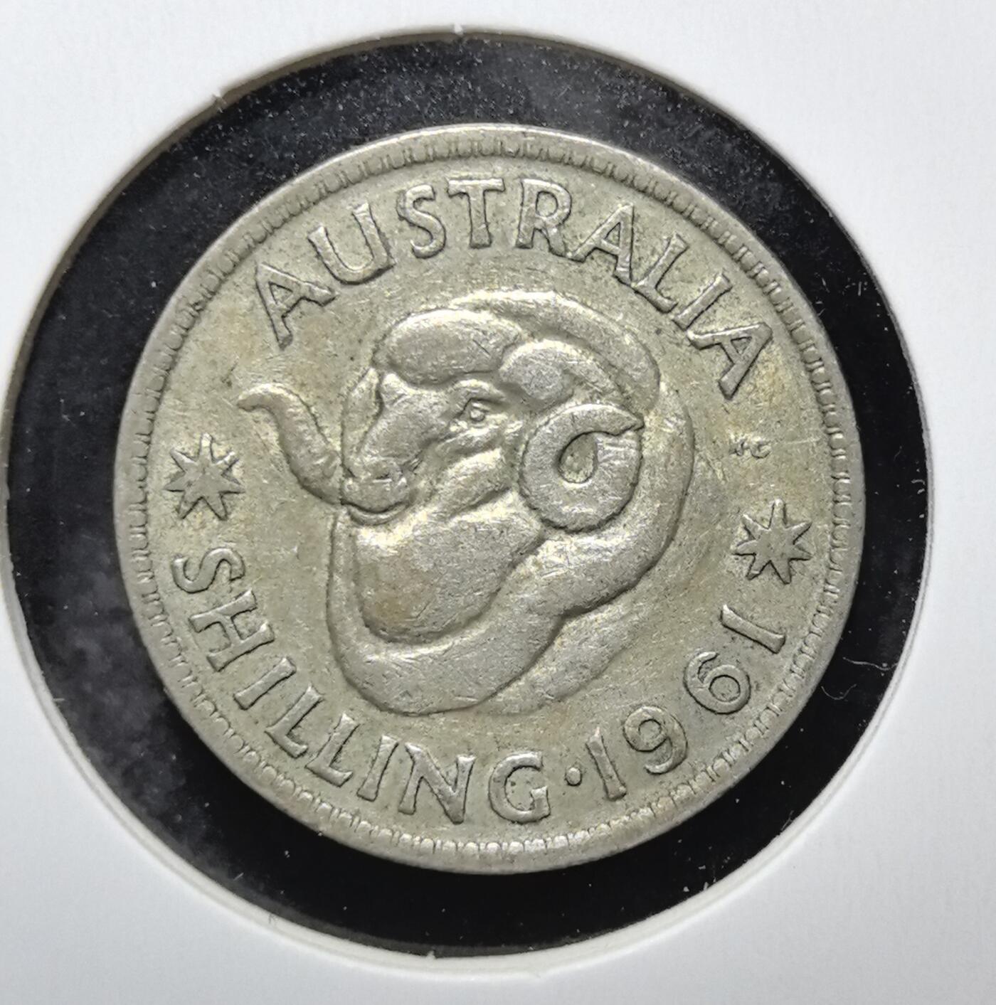 外国优质老铜币银币苏联纪念章，每周六晚九点倒数截拍，满百包邮可寄存，持续收拍 澳大利亚1961年1先令银币。正面为伊丽莎白二世头像，背面是象征澳洲牧业的美利奴羊，见证英联邦货币体系，1966 年被十进制货币取代。