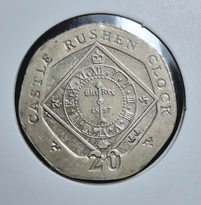 外国优质老铜币银币苏联纪念章，每周六晚九点倒数截拍，满百包邮可寄存，持续收拍 - 马恩岛2004年拉申城堡钟20便士，正面为伊丽莎白二世头像，背面以拉申城堡钟为主题，复刻 1597 年古老时钟纹样，是马恩岛历史建筑文化与英国属地货币体系的生动见证。