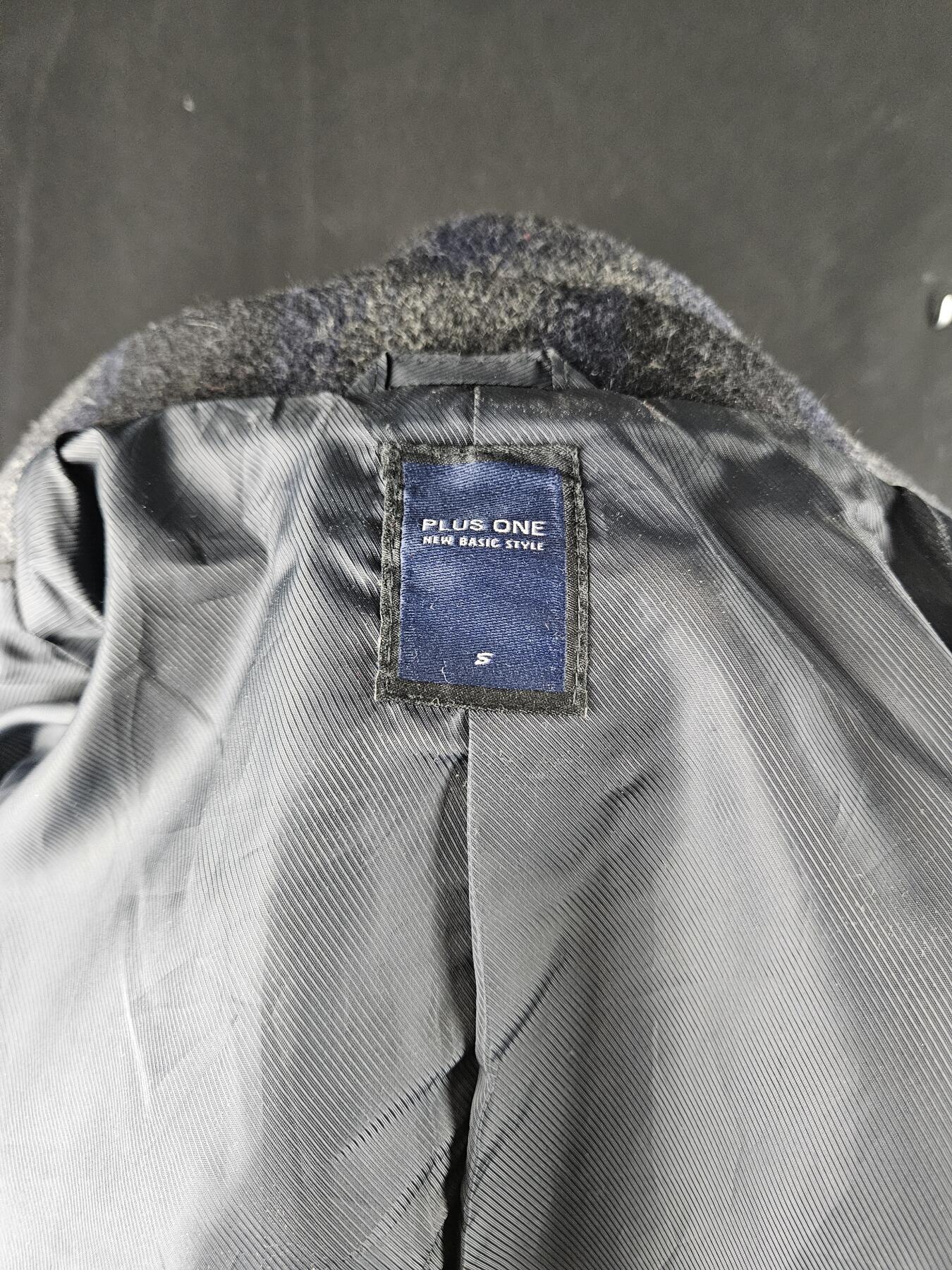 0元起拍勋章 第340期 咸鱼国勋章拍卖专场 3月22日（周日）下午6：00开始 日本中古短大衣 法兰绒 胸围106 肩宽44 衣长74 袖长60