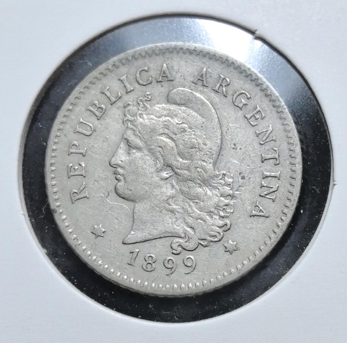 外国优质老铜币银币苏联纪念章，每周六晚九点倒数截拍，满百包邮可寄存，持续收拍 阿根廷1899年10分，正面为自由女神头像与国名，背面是花环与面值，见证了阿根廷近代货币体系与南美独立后的经济发展，是 19 世纪末拉美钱币的典型代表。