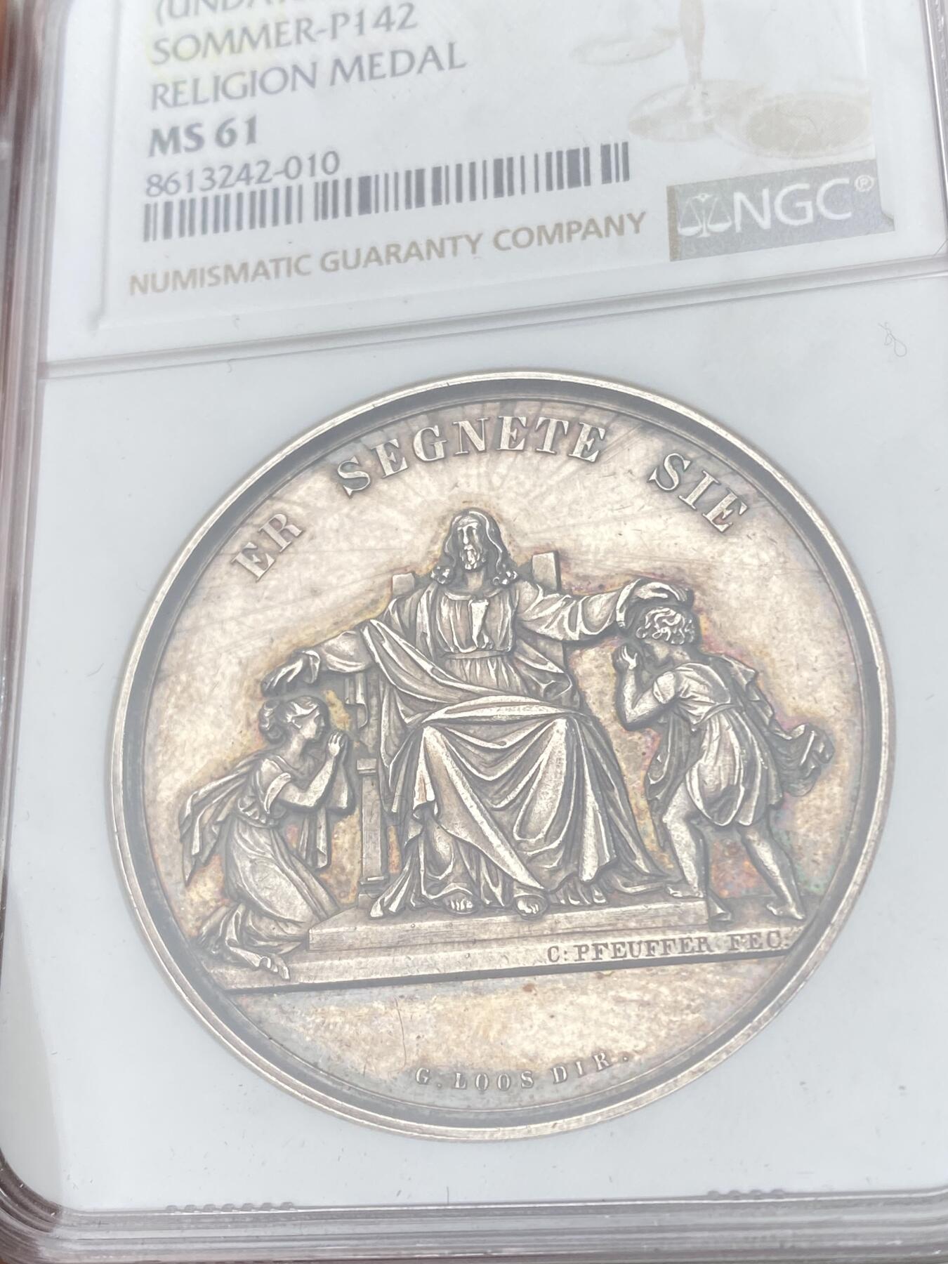 万国钱币拍卖第063期 NGC MS61 1863年左右德国新教坚信礼纪念银章 耶稣端坐正中赐福身旁的人们 背面十字架 圣杯与圣经阵列在前 极美淡彩色调镜面精铸
