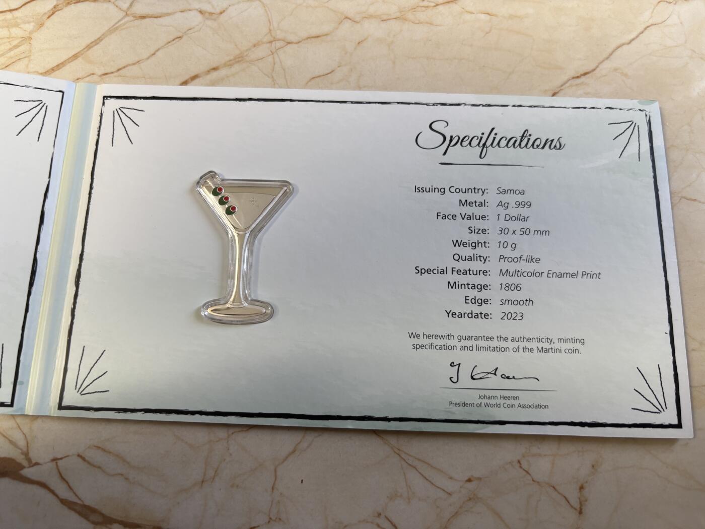 第194期拍卖 卡装萨摩亚2023年马提尼鸡尾酒杯异形彩色10克纪念银币，999银，发行1806枚