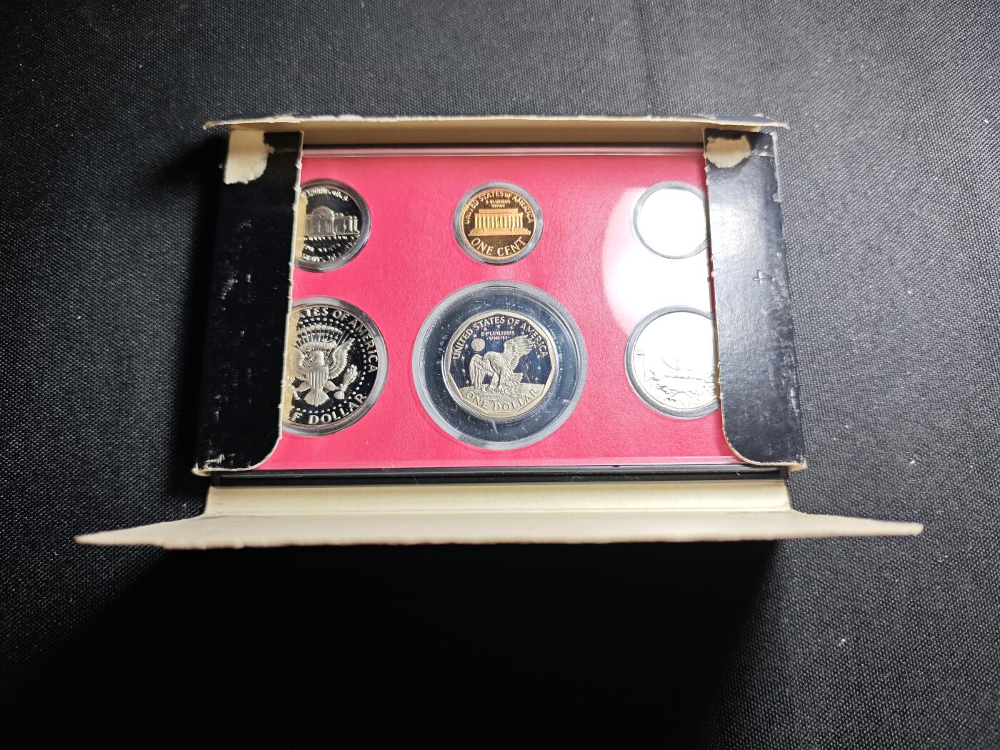 KK钱币收藏小铺   套币专场 2月预留时间 周末发货  1979美国大小面值清年 含苏珊一元精制