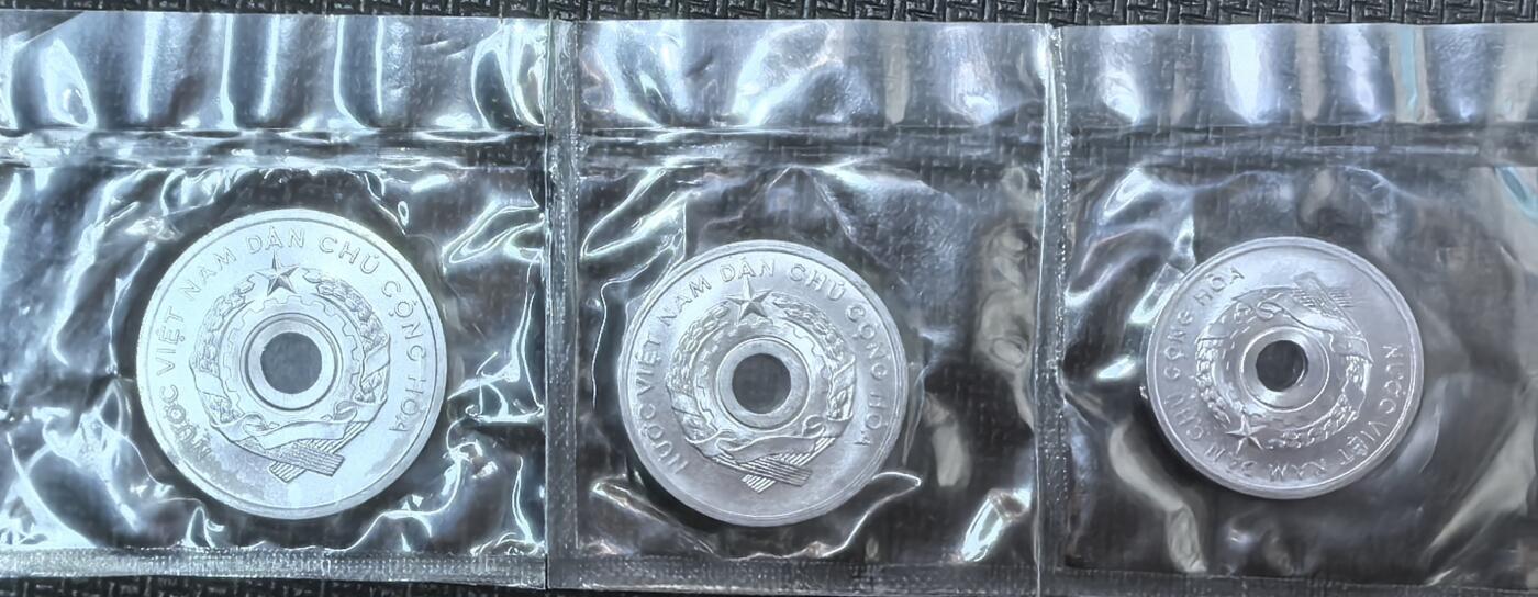 外国优质老铜币银币苏联纪念章，每周六晚九点倒数截拍，满百包邮可寄存，持续收拍 1958年北约过渡政府套币3枚