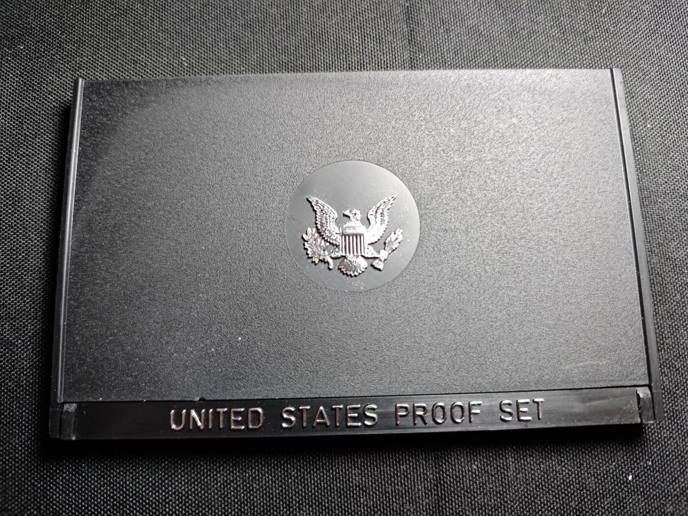 KK钱币收藏小铺   套币专场 2月预留时间 周末发货  1973美国大小面值清年一套 含艾克大一元精制