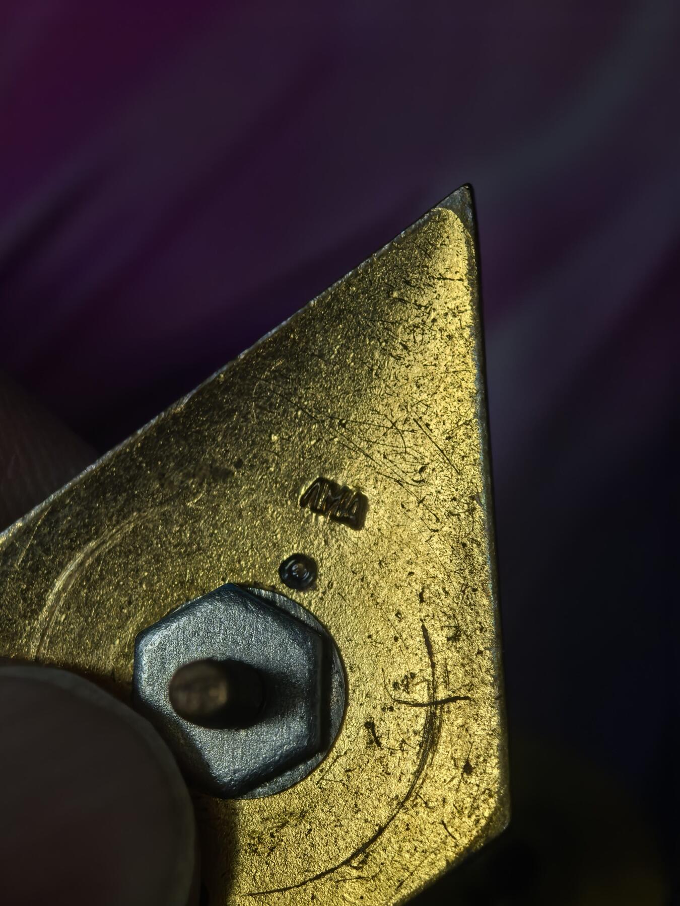 苏联勋章奖章拍卖 本次有亚捏，苏联艺术家，2次英雄的奖状，国际运动员全套等好货 不要错过 3月20日晚上九点结束在麦稀奇 找不到的加我qq或者微信都是184277308备注苏章拍卖。