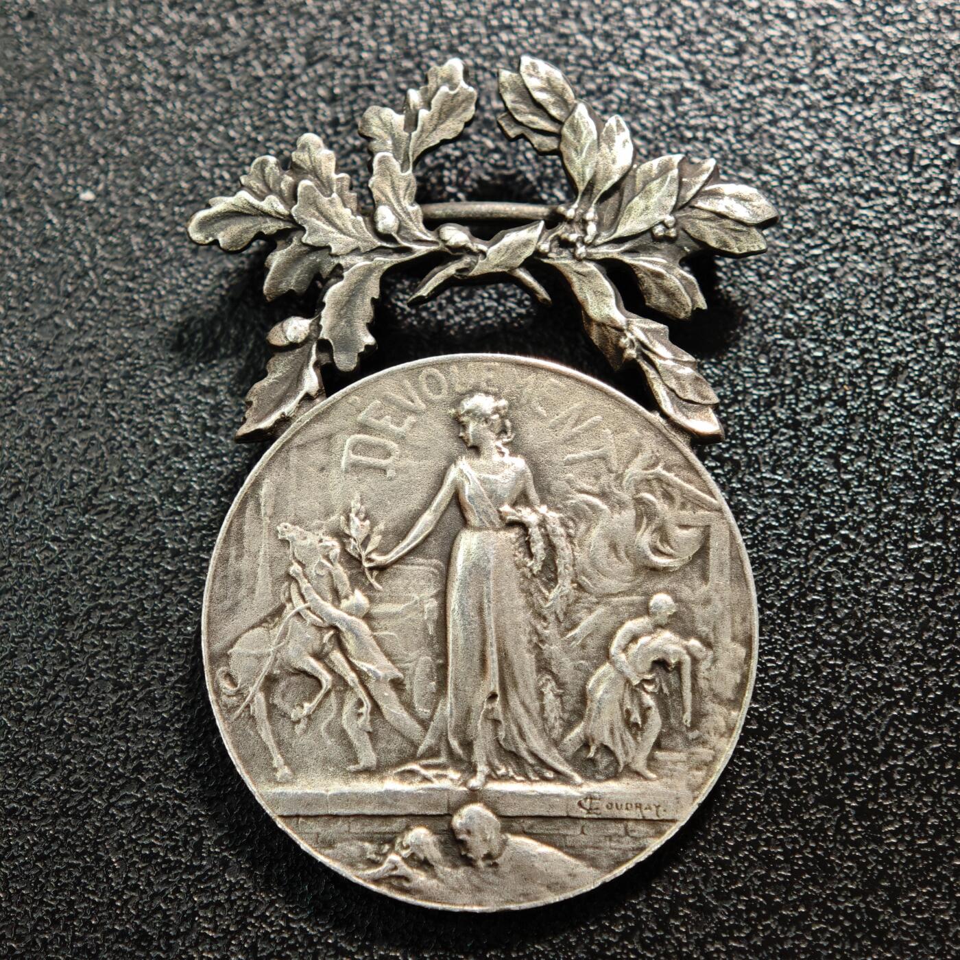 【德藏】世界币章拍卖第168期（拍品征集中~欢迎藏友联系） 19-20世纪 法国内政部“奉献”荣誉胸针奖章镀银纪念铜章 直径约：27.3mm；重约：12.5g