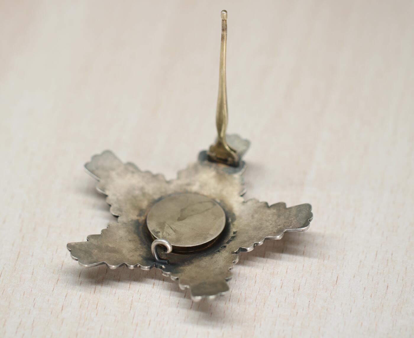 大猫徽章拍卖 第290期 芬兰雄狮勋章星芒 银制带标 