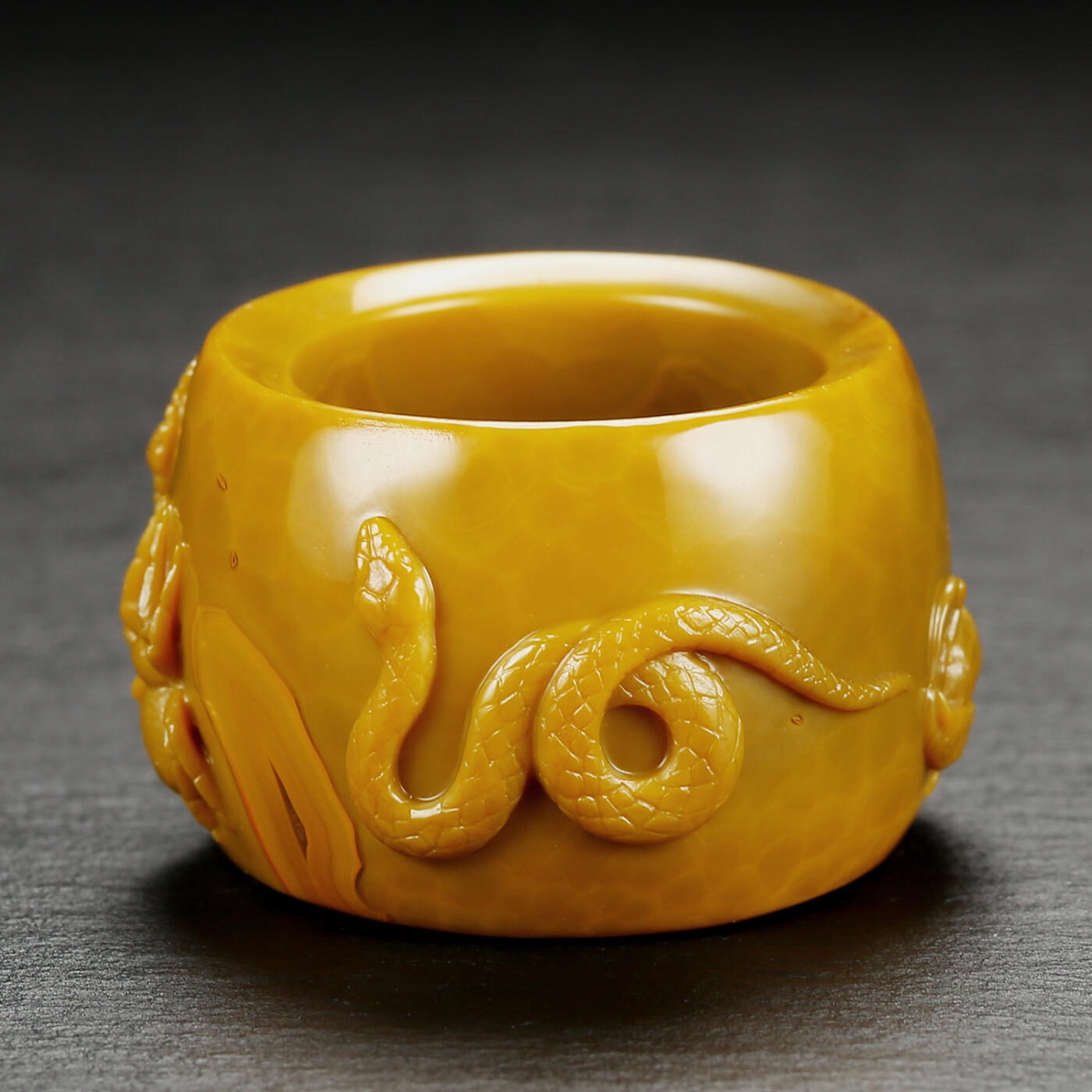 碧月说宝.君子怀瑾·当代和田玉清风专场(三) 李文卓 巧雕扳指