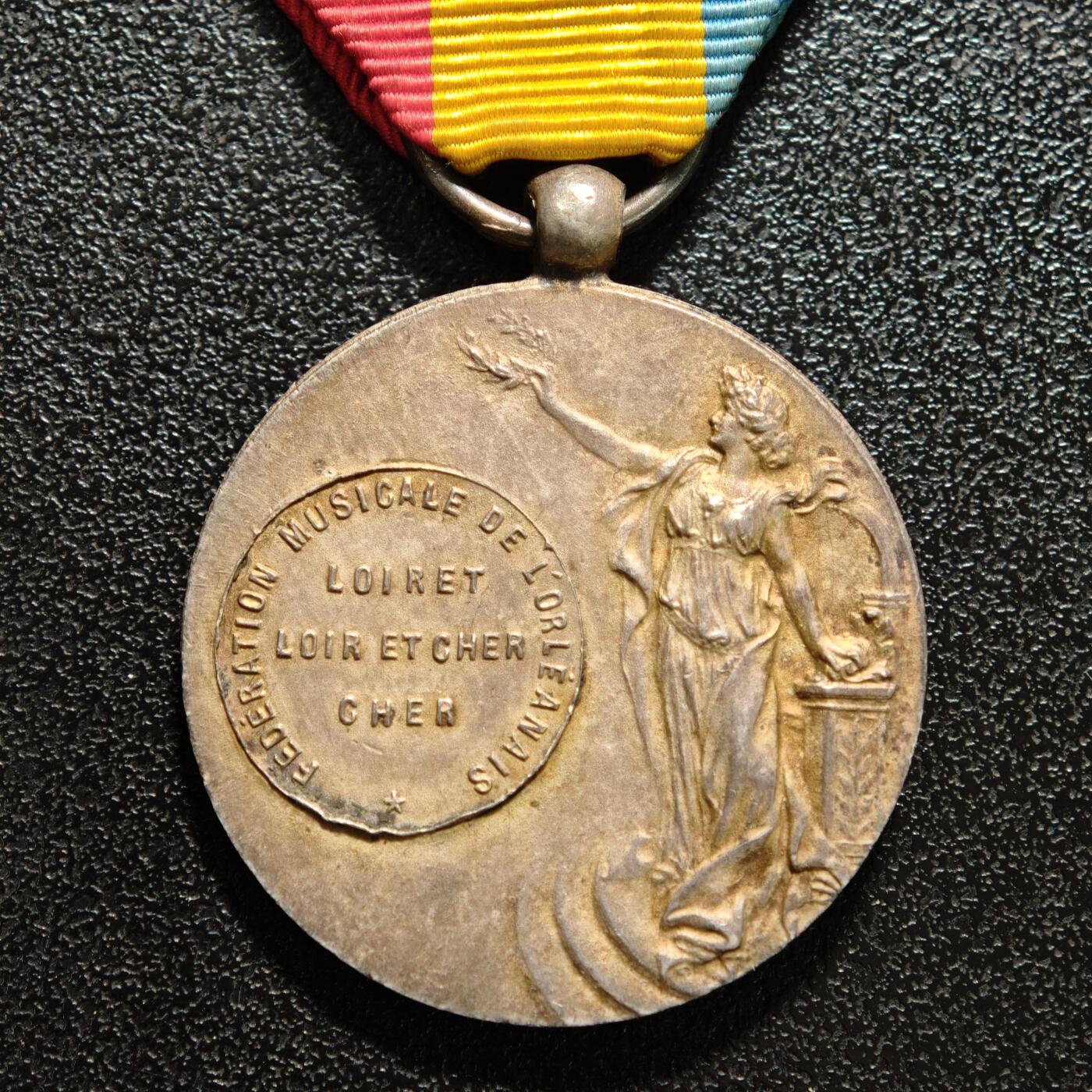 【德藏】世界币章拍卖第168期（拍品征集中~欢迎藏友联系） 19-20世纪 法国奥尔良地区音乐联合会荣誉奖章镀银纪念章 直径约：26.1mm；重约：10.6g